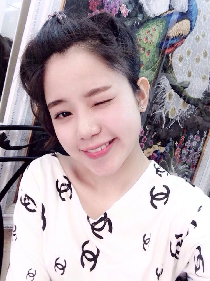 娇妻双乳太丰满